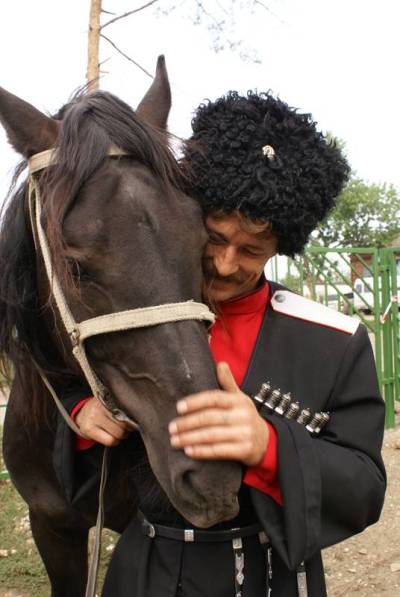 Конь - друг казака