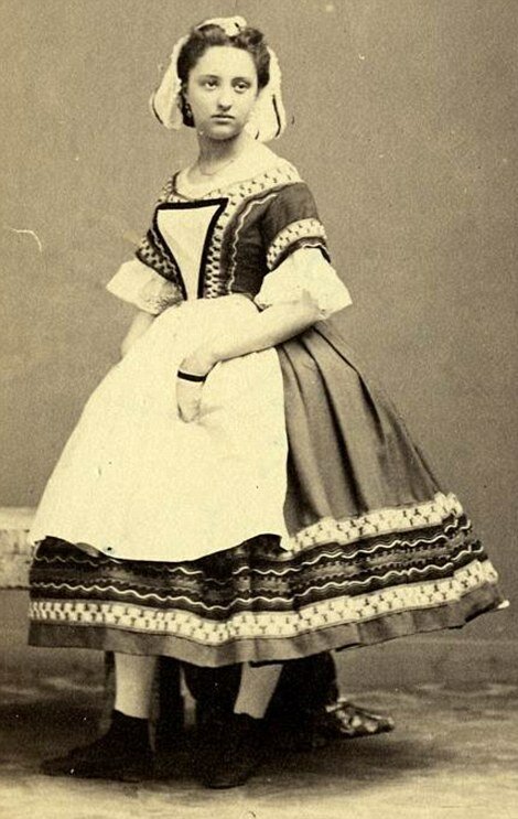 Леонтин Массан (Leontine Massin) интересное, история, фотографии