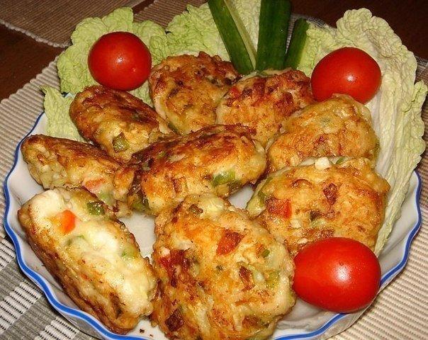 Рецепт очень вкусных и полезных котлет из куриного мяса с овощами и сыром….