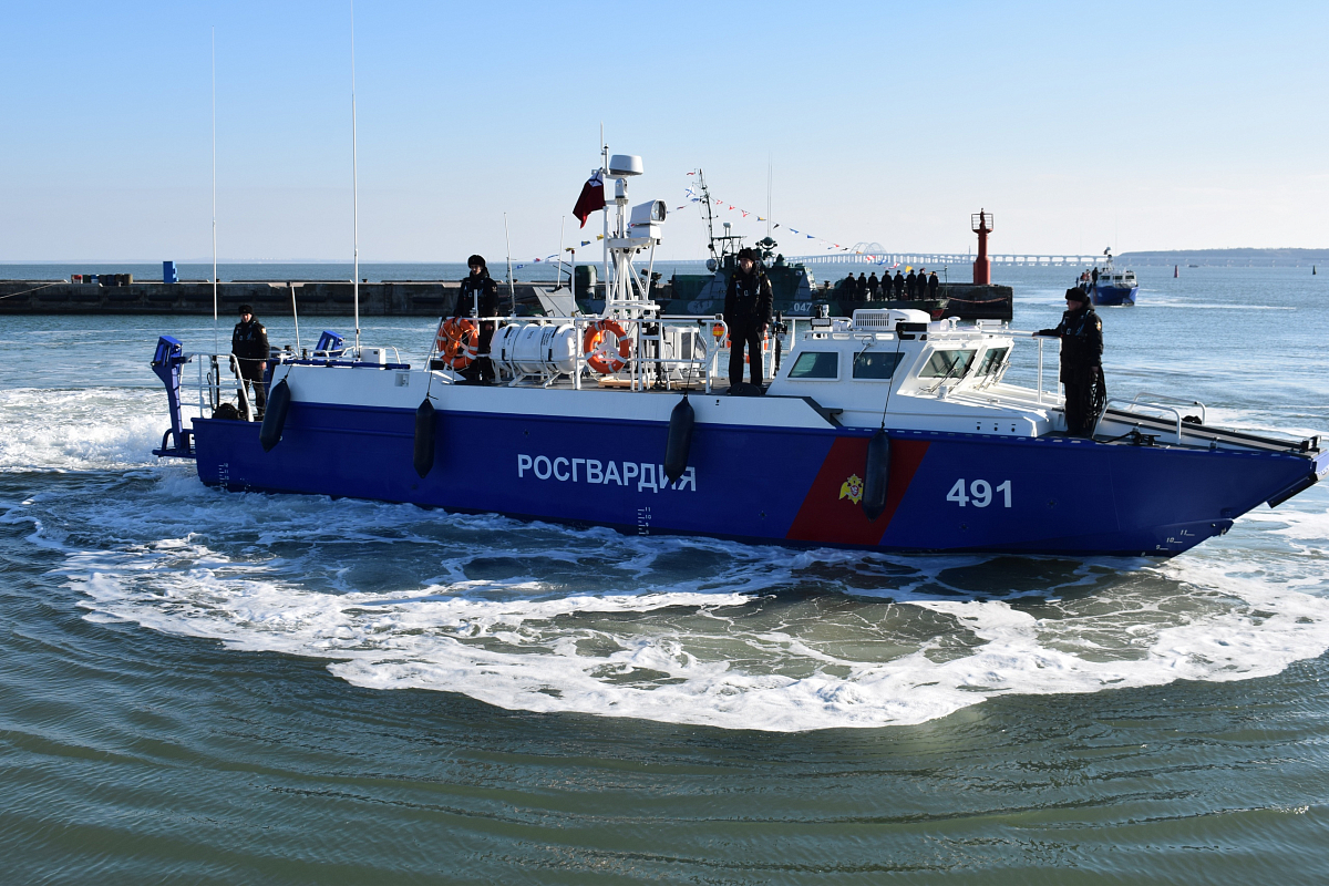 Охрана Крымского моста усилена новыми катерами типа БК-16 Росгвардии