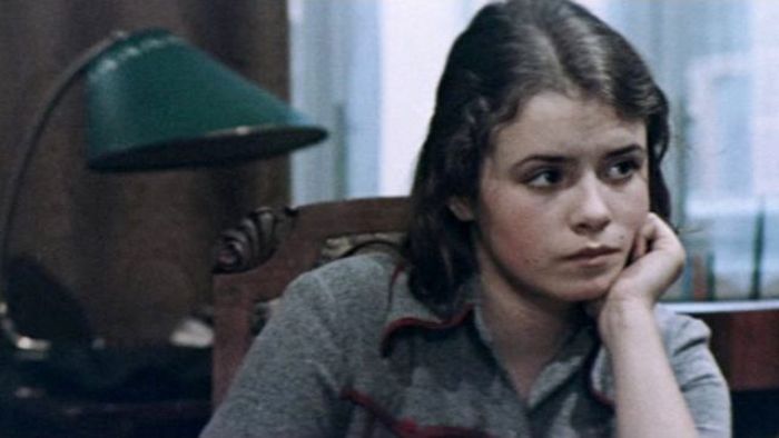 Елена Цыплакова в фильме *Школьный вальс*, 1977 | Фото: kino-teatr.ru Елена Цыплакова в фильме *Школьный вальс*, 1977 | Фото: kino-teatr.ru