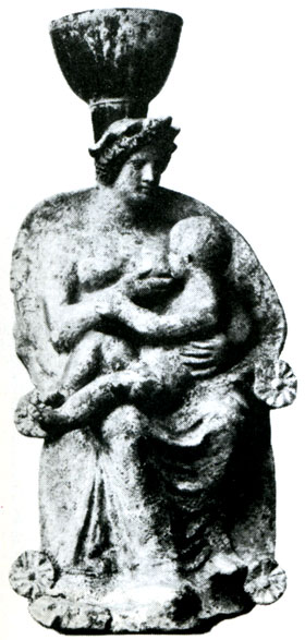 109. Нимфа с младенцем Дионисом. Фигурный лекиф. Около 380 г. до н. э. Берлин. Государственные музеи