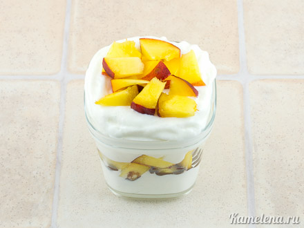 Йогуртовый десерт с персиками — 6 шаг
