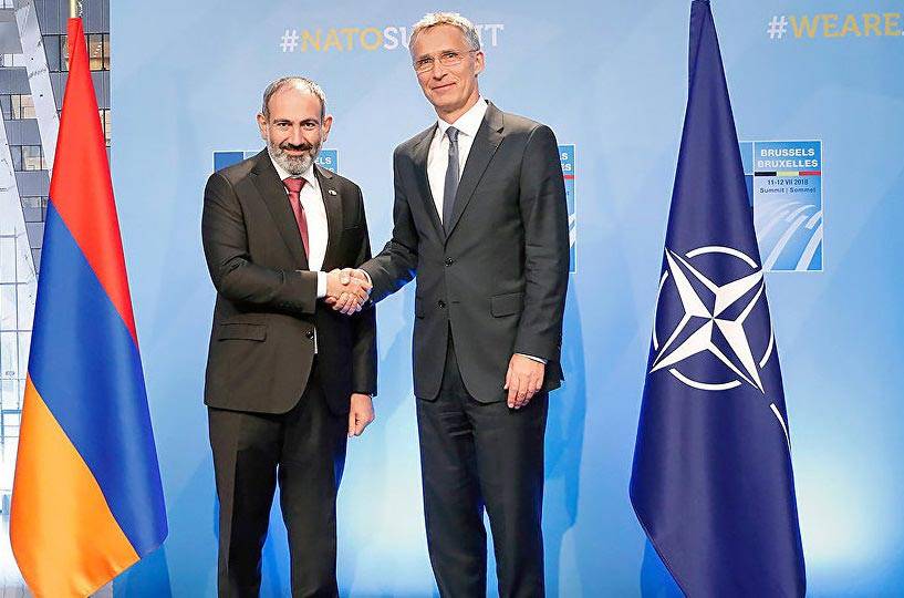 Стучаться в закрытую натовскую дверь Армения не планирует