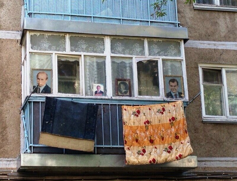 Для начала надо всем показать, что ты не лыком шит и у тебя много влиятельных друзей Лакшери - не лакшери
(22 фото)