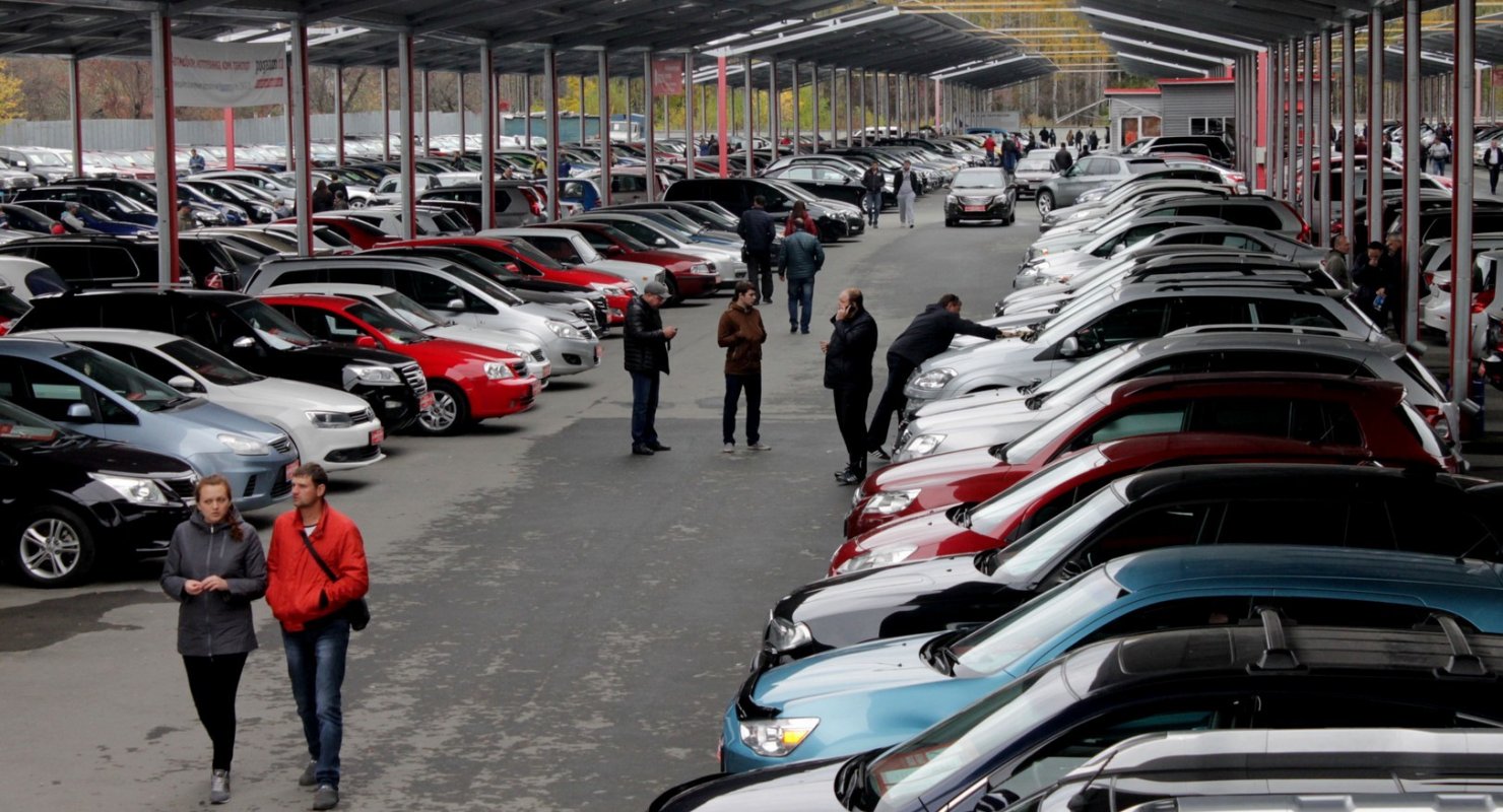 Автоэксперт рассказал, как летом изменится ценник на машины в России Автомобили