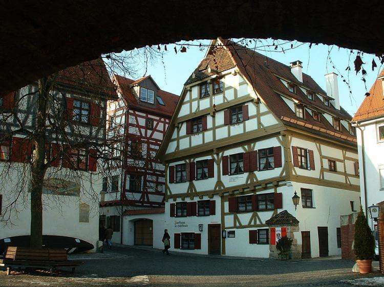 Древний Ульм: город, подаривший миру Эйнштейна Древний Ульм: город, подаривший миру Эйнштейна авиатур