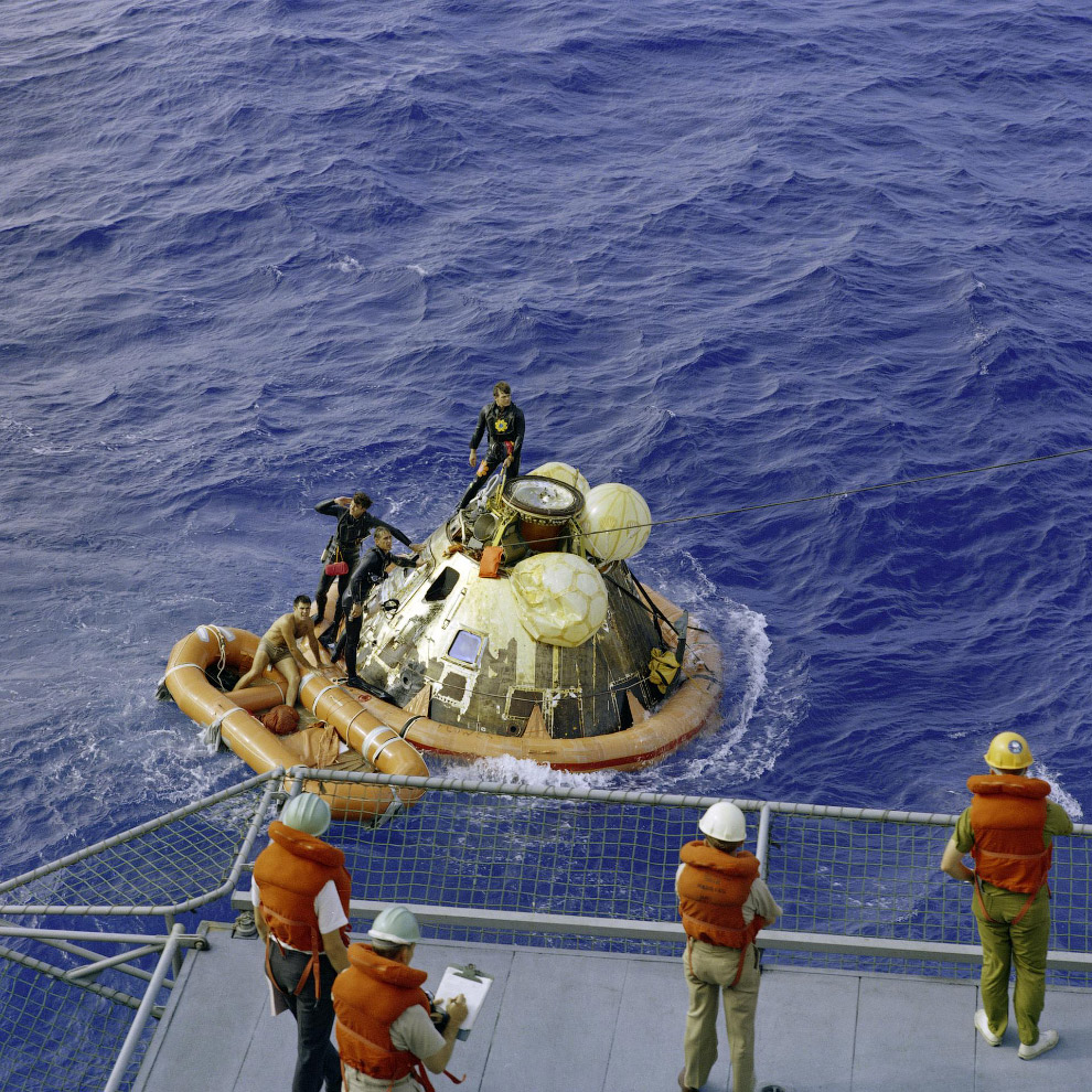 Возвращение экипажа «Аполлона-11» на Землю