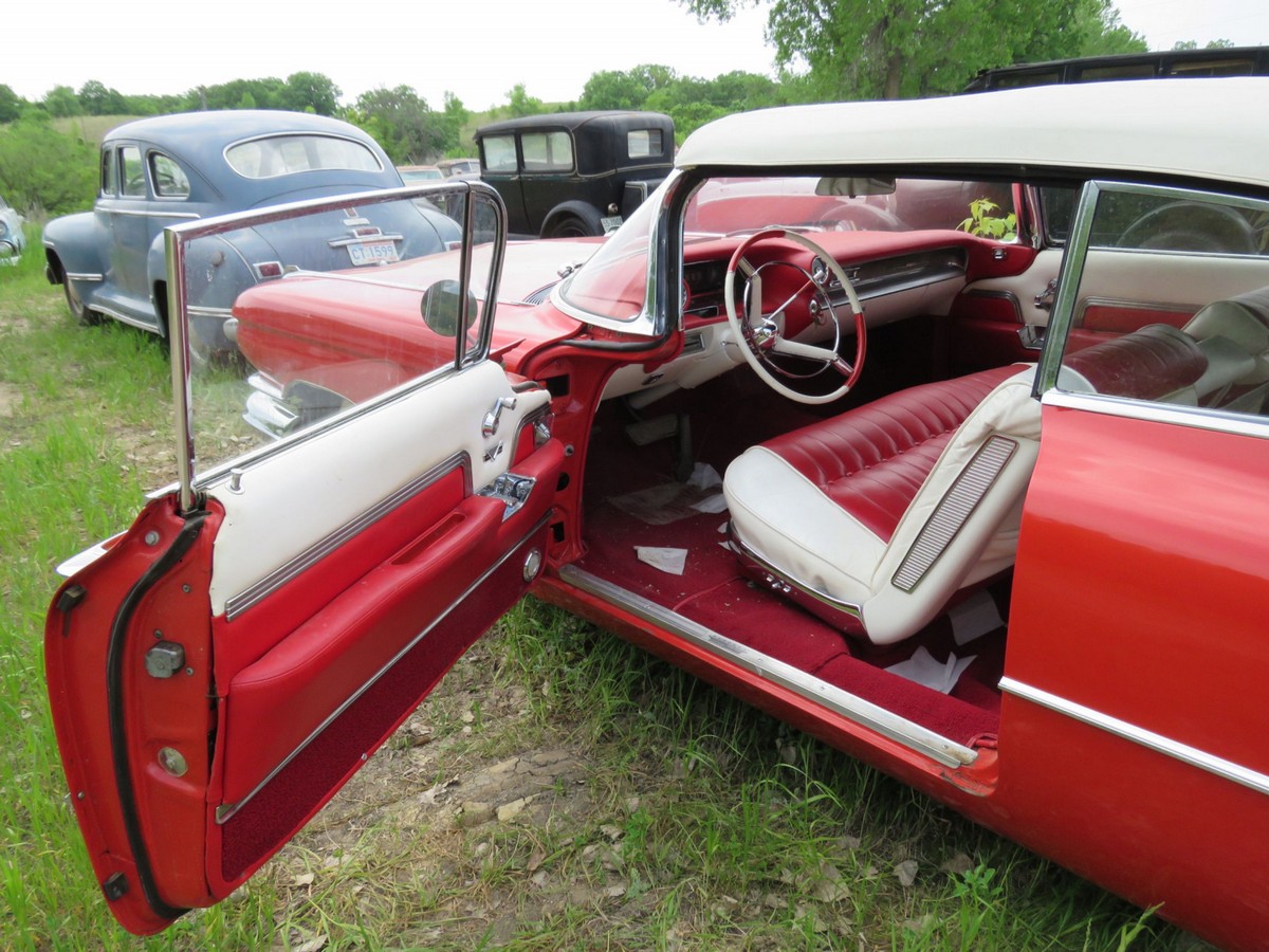 На аукцион выставлена невероятная коллекция из 250 классических автомобилей На аукцион выставлена невероятная коллекция из 250 классических автомобилей авто,авто и мото,автоновости,видео