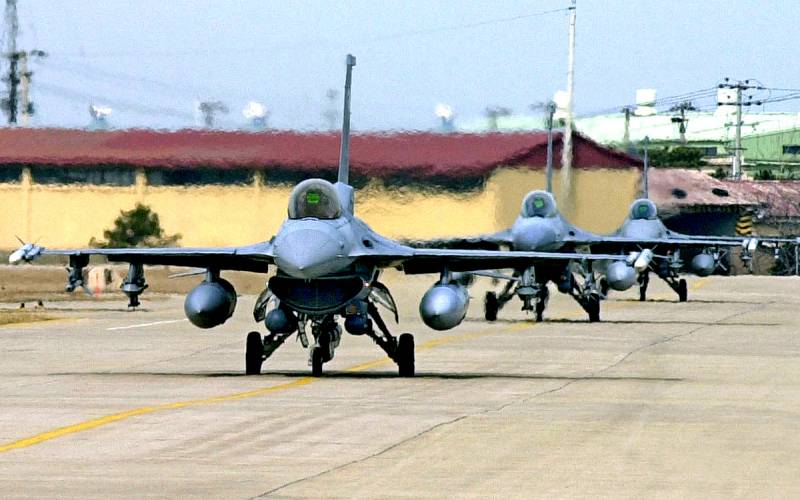 Закупка Украиной партии F-16 опаснее, чем кажется на первый взгляд Политика