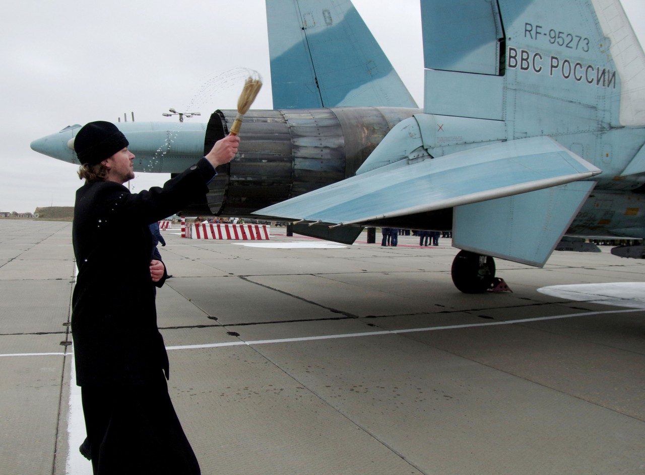 Маи пилот. Су-27 Бельбек. Су-27 авиабаза Бельбек. Освящение самолета. Летчики Бельбек.