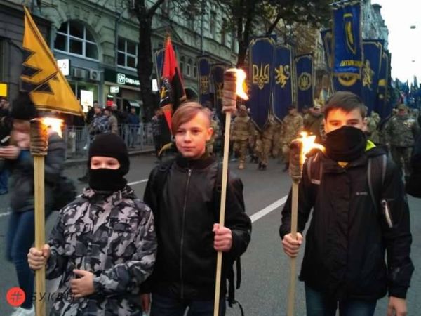 Украинский нацизм на марше