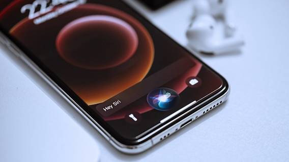 Компания Xiao-i Robot хочет остановить производство и продажи iPhone в Китае