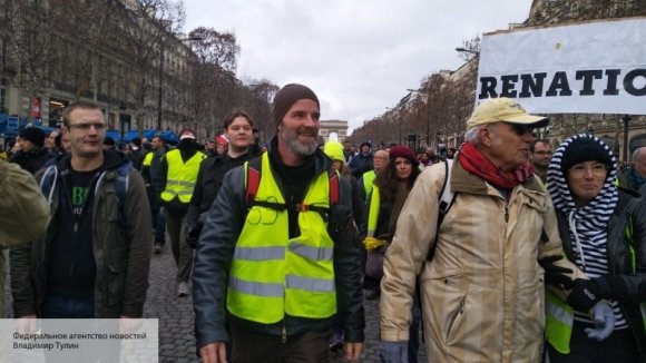 «Желтые жилеты» намерены бросить вызов Парижу и его запретам