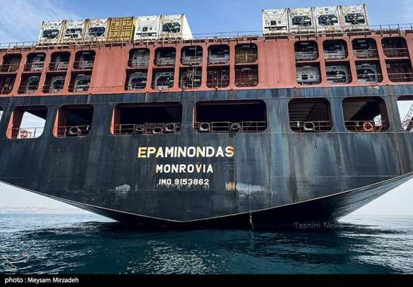 КСИР сообщил о захвате двух огромных контейнеровозов в Ормузском проливе (ФОТО) | Русская весна