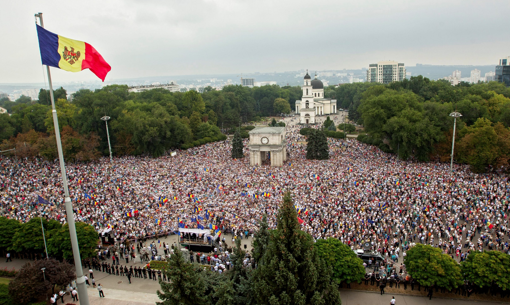 Молдова площадь. Площадь Великого национального собрания Кишинев. Молдова столица. Молдавия столица Кишинев. Кишинев фото.