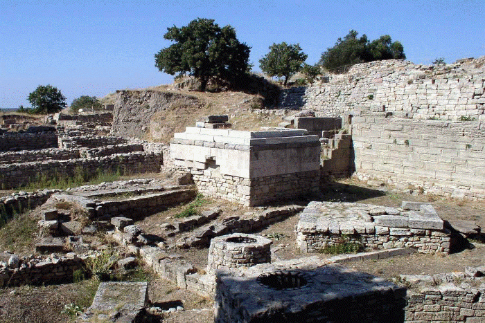 Не все так просто с реальной историей Трои. /Фото: ancientcity.ru