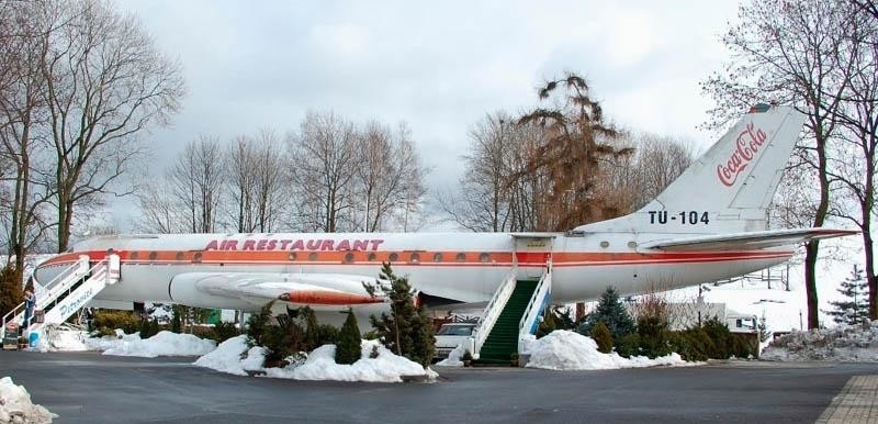 Бывшие средства передвижения, переделанные в дома городе, можно, долларов, списанные, всего, просто, переделки, этого, людей, теперь, иногда, квартиру, достопримечательностью, Отороханде, отельГостиница, здесь, старого, находится, грузового, самолета