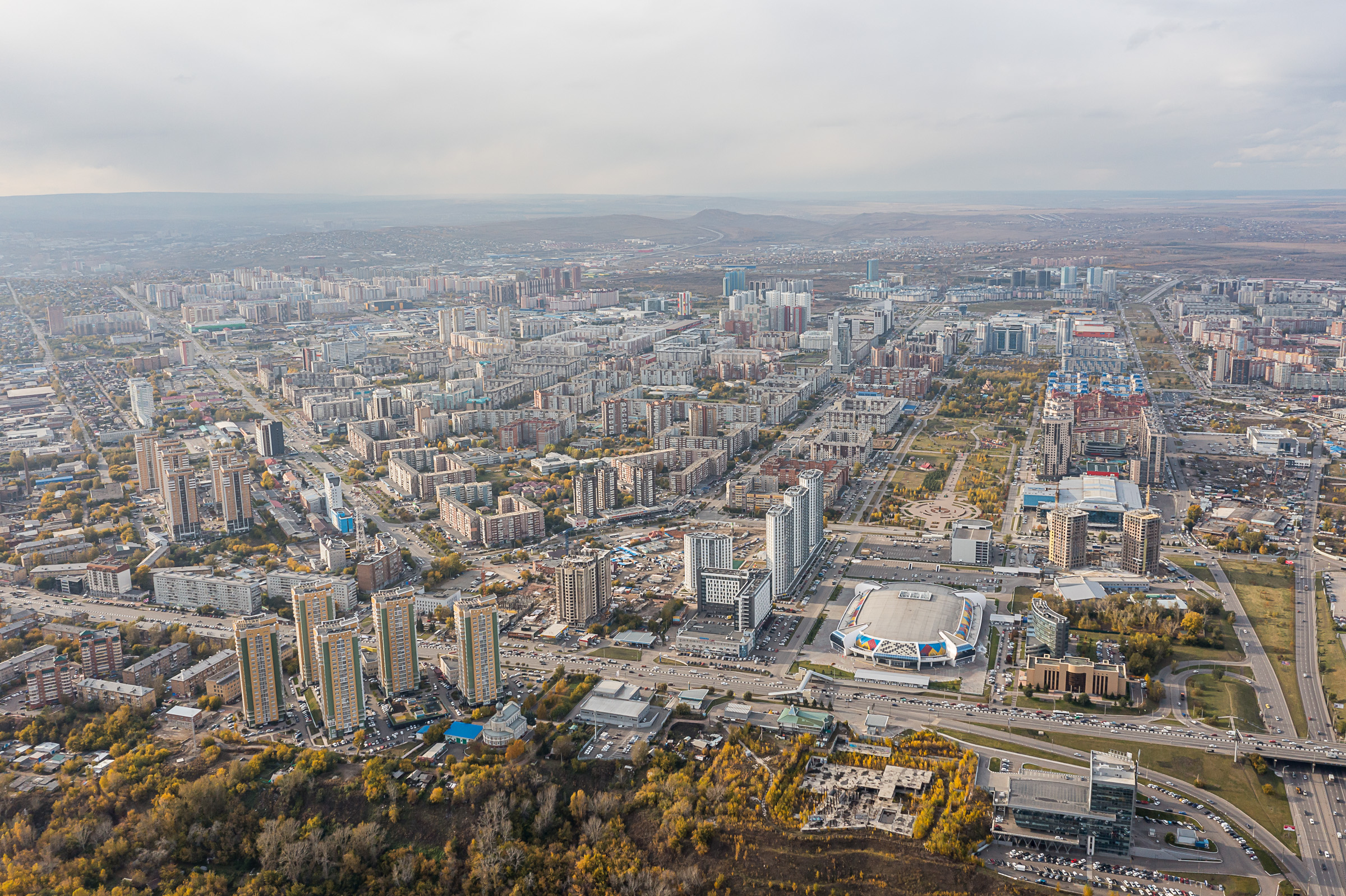 Красвью красноярск. Взлетка Красноярск. Красноярск столица Сибири. Взлётка Красноярск. Красноярск Сити.