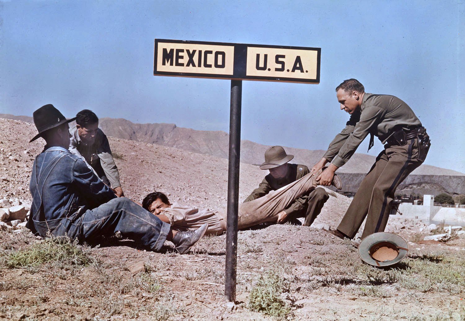Мексиканцы через границу