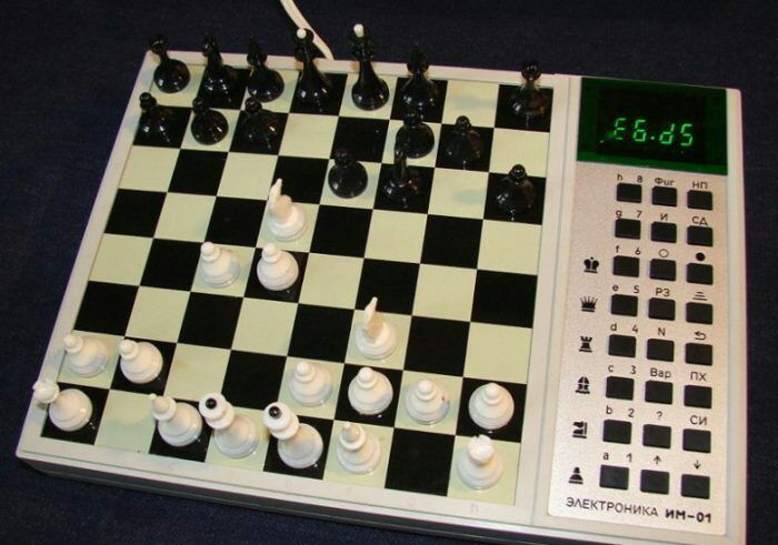 В СССР можно было поиграть в шахматы с компьютером. /Фото: back-in-ussr.com