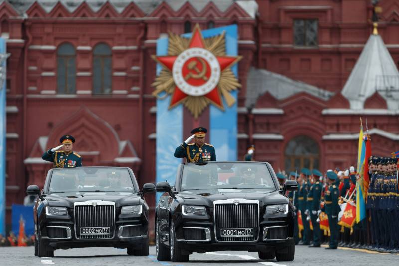 «Путин показывает российскую военную мощь» россия