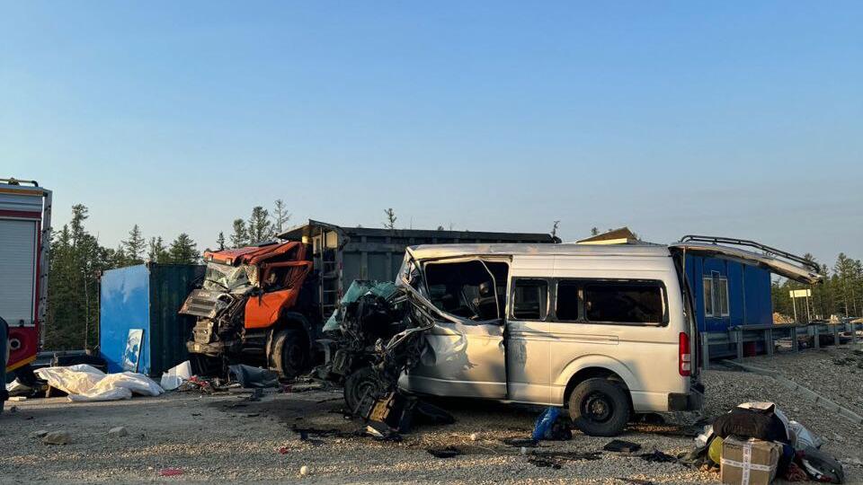 Число пострадавших в смертельном ДТП в Якутии выросло до девяти человек