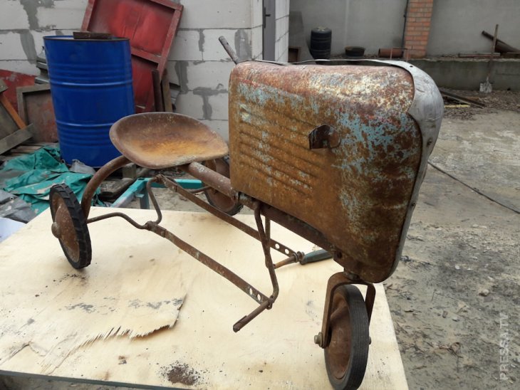 Реставрация детского трактора из СССР Реставрация детского трактора из СССР