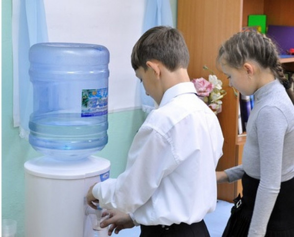 Если в классе нет воды - кто отвечает за соблюдение в севастопольских школах питьевого режима?