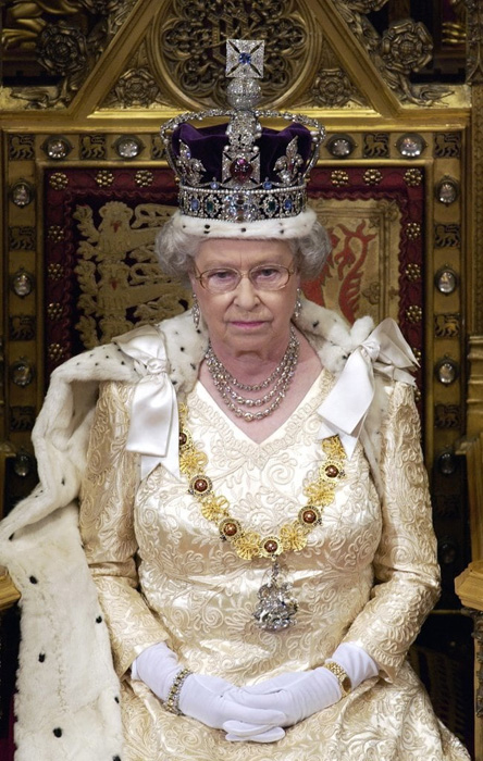 Елизавета Александра Мария -  царствующая королева Великобритании с 1952 года по настоящее время.