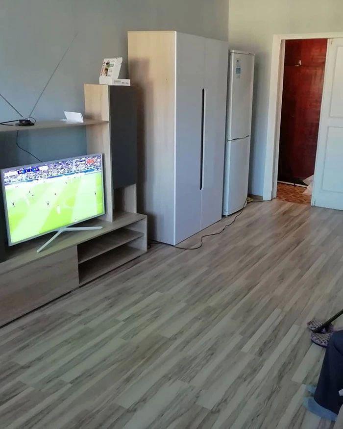 Мужчина бесплатно делает ремонты для пенсионеров и ветеранов войны благотворительность,ремонт