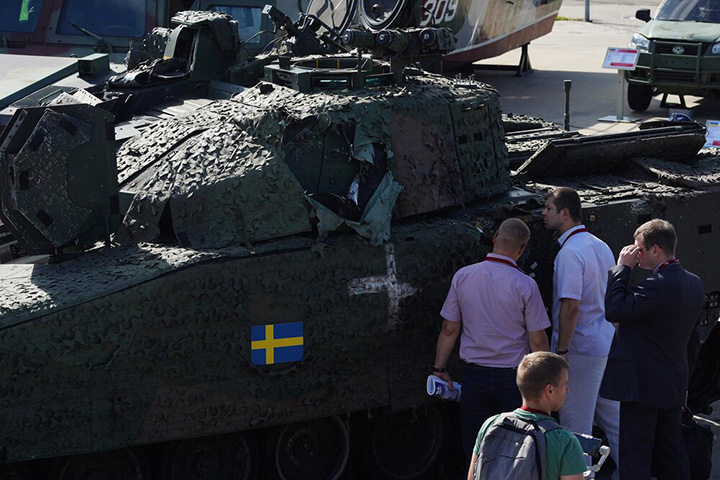 КАК ГОРИТ ТЕХНИКА НАТО: ЗАПАД УВИДЕЛ СТЕНД СВОЕГО ПОЗОРА россия