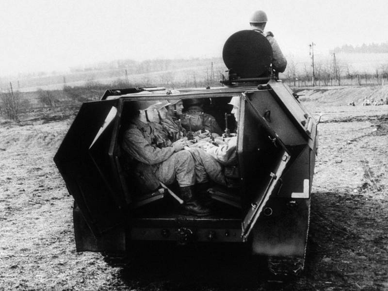 Послевоенное использование бронеавтомобилей и бронетранспортёров, созданных в нацистской Германии Послевоенное использование бронеавтомобилей и бронетранспортёров, созданных в нацистской Германии оружие