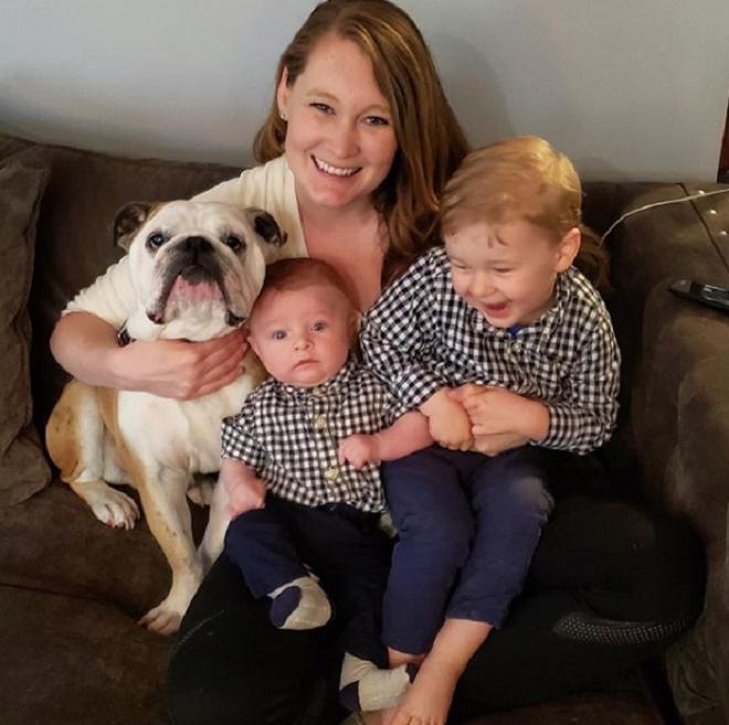 Мама с детьми 