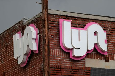 FILE PHOTO: The Lyft Driver Hub is seen in Los Angeles, California, U.S., March 20, 2019. REUTERS/Lucy Nicholson/File Photo GLOBAL BUSINESS WEEK AHEAD