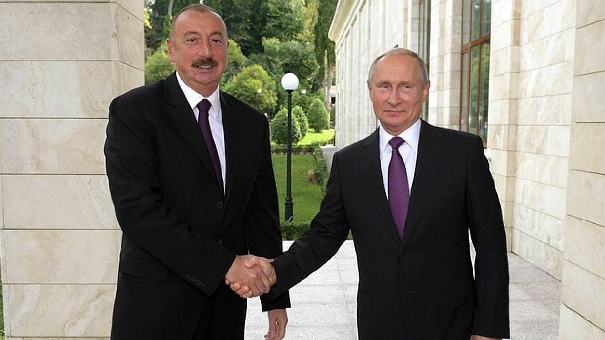 Кремль: Путин по телефону обсудил с президентом Азербайджана Алиевым украинский вопрос