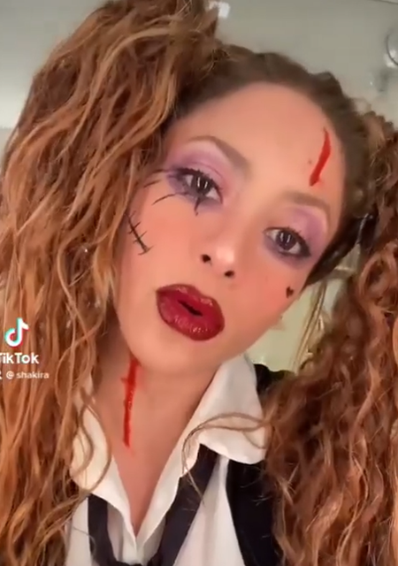 Шакира опубликовала редкое фото с Жераром Пике в честь Хэллоуина Шакира опубликовала редкое фото с Жераром Пике в честь Хэллоуина Звездные пары