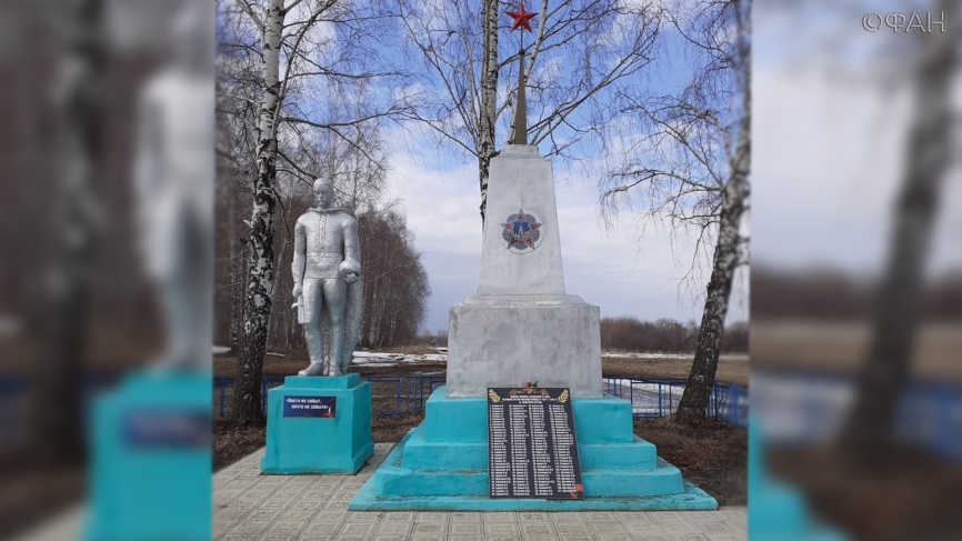 В Мордовии преобразился обшитый металлопрофилем памятник