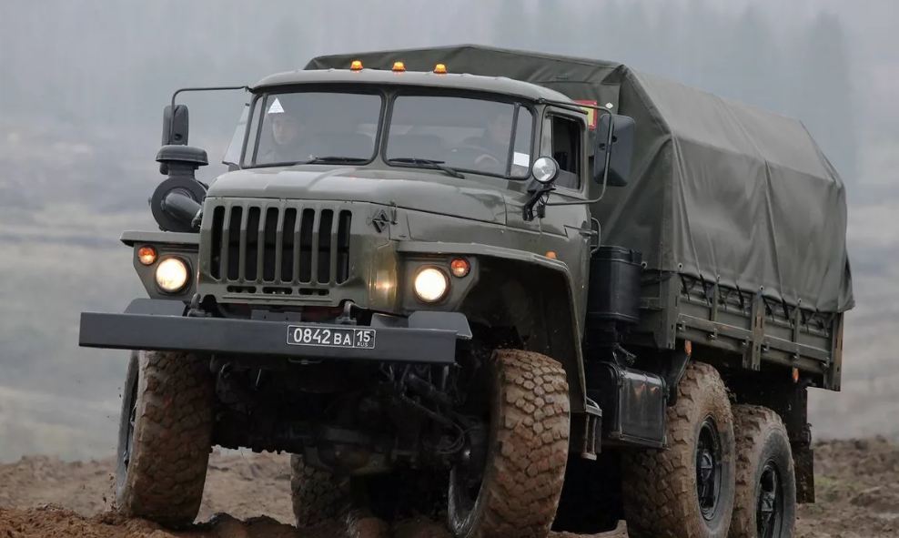 Почему опытные водители в армии выбирали "Урал" а не "КамАЗ" хотя они комфортнее