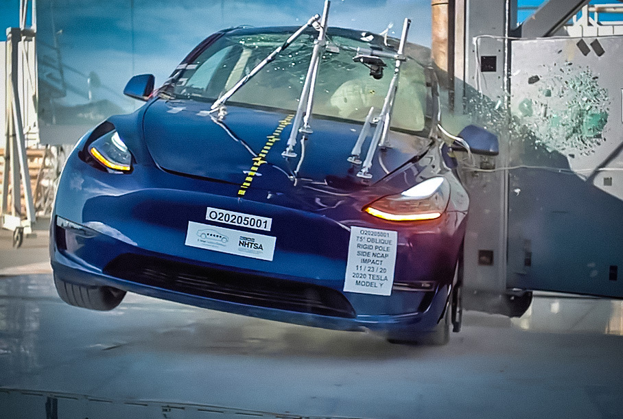 Tesla Model Y получила высший балл в рейтинге безопасности Новости