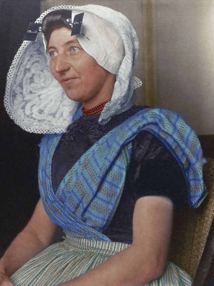 Dutch Woman, 1910