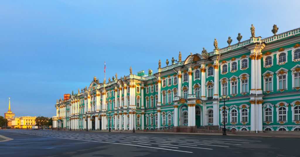 Опрос: россияне считают самым красивым городом страны Санкт-Петербург