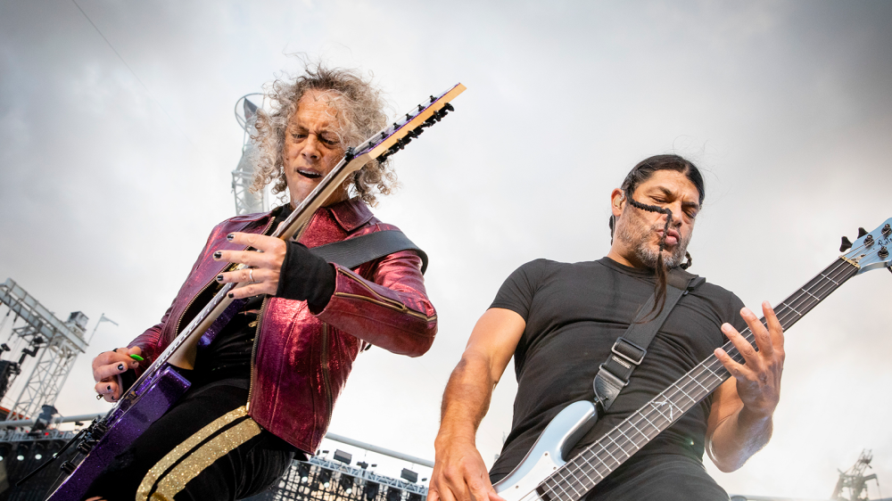 Музыкантов Metallica хотят призвать к ответу в суде за «кражу» текстов у жителя Орловской области