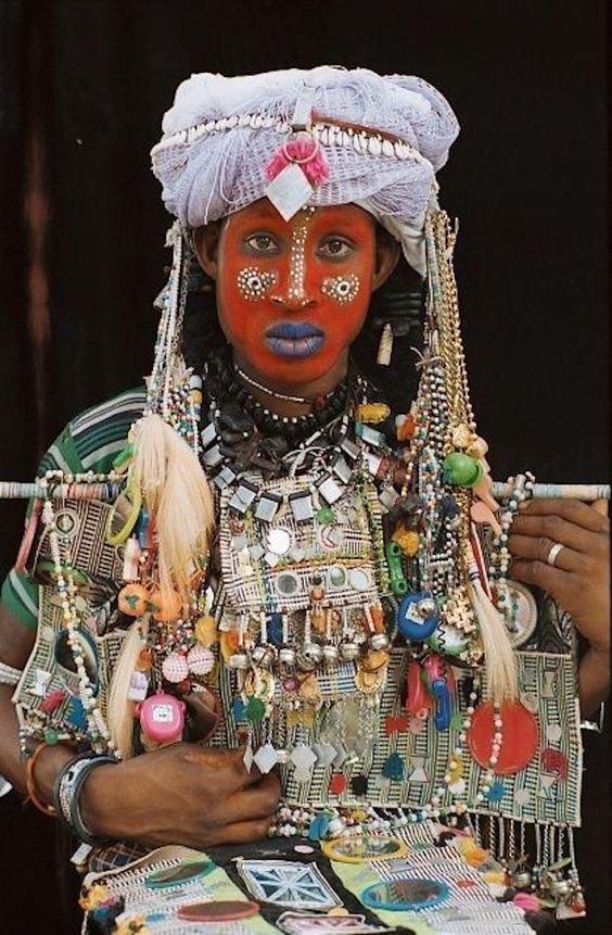 Одежда одного из народов, проживающих в Сахельских королевствах (Африка) женщины, красота, невероятное, традиционный костюм, украшения, фото