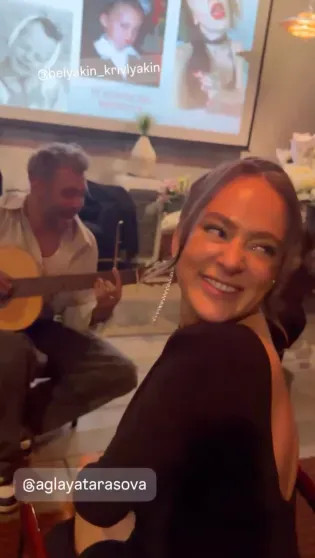 Мать в образе священника и трендовый торт: как Аглая Тарасова отметила день рождения с Ксенией Раппопорт, Юрием Колокольниковым, сестрой Софией и Антоном Филипенко Раппопорт, Ксения, Белякин, Аглая, София, Тарасовой, Тарасова, друзьями, Колокольников, Колокольникова, родила, рождения, актёр, ТарасоваДмитрий, отношениях, актрисы, Чайкина, Филипенко, Анастасия, вместе