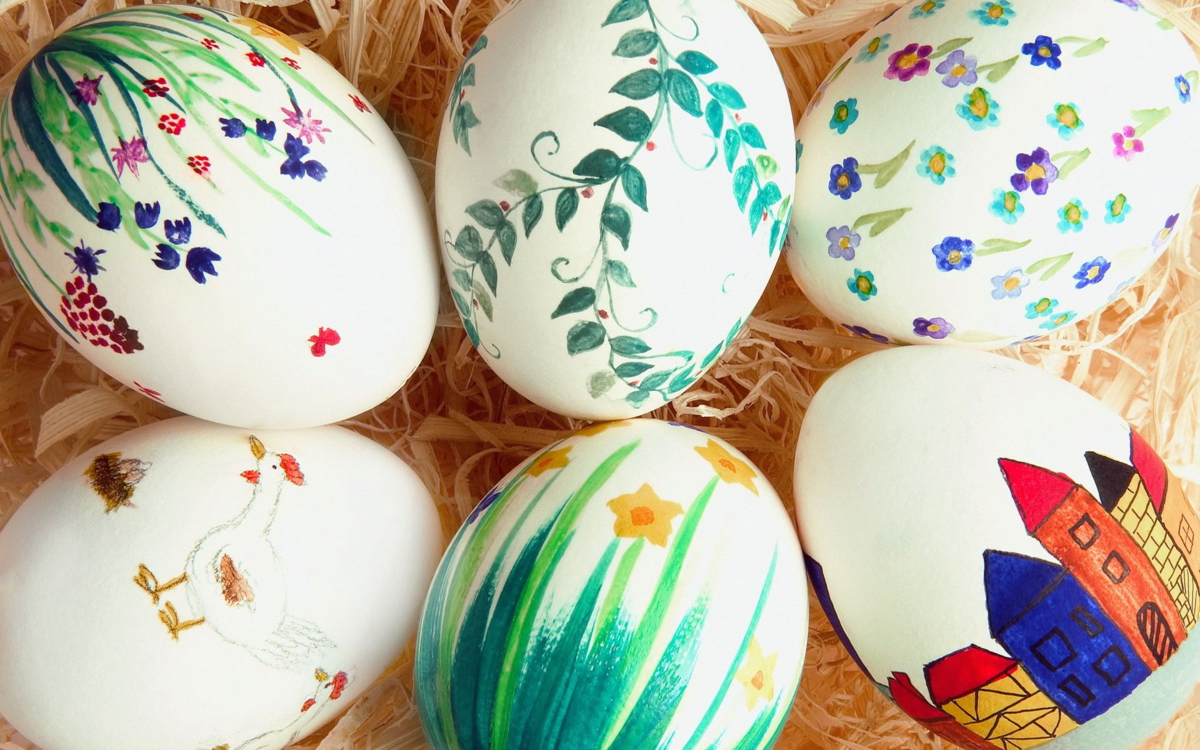 Можно красить яйца красками. Яйца малеванки. Яйцо Пасха. Украшение яиц. Роспись пасхальных яиц.