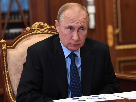 Путина стали беречь от коронавируса с утроенной силой