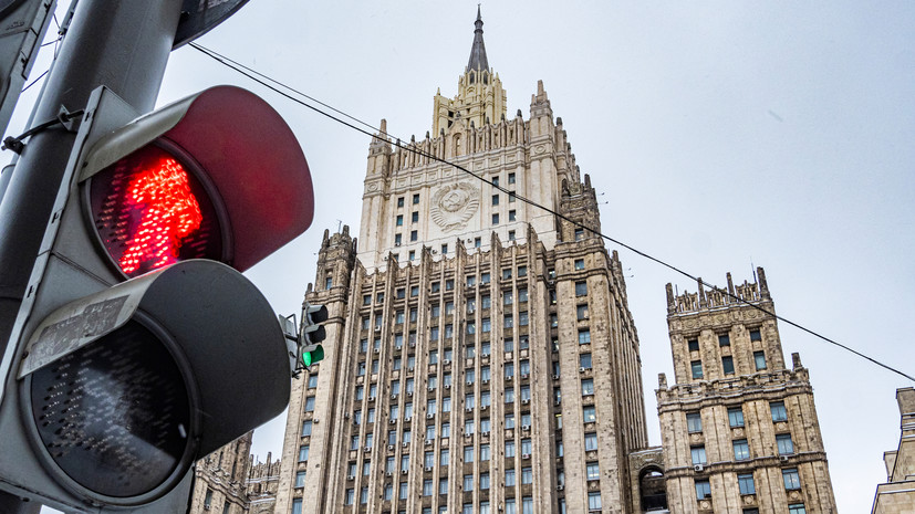 МИД России обновит рекомендации по въезду россиян в недружественные страны