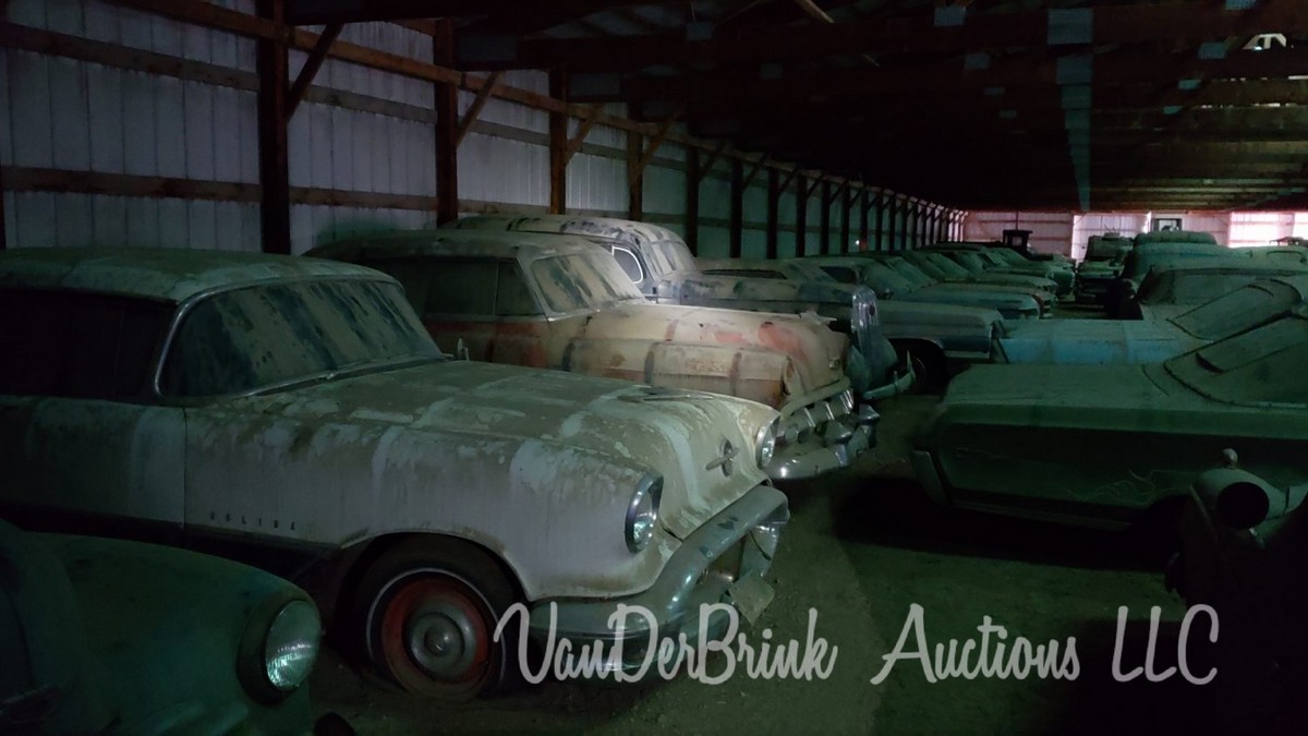 На аукцион выставлена невероятная коллекция из 250 классических автомобилей На аукцион выставлена невероятная коллекция из 250 классических автомобилей авто,авто и мото,автоновости,видео
