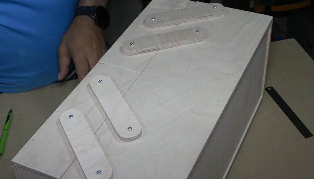 Складной деревянный ящик для инструментов